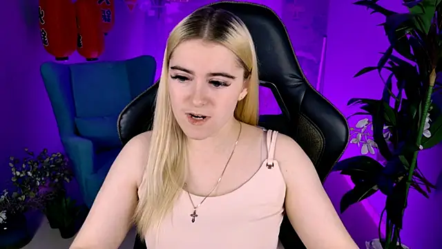 Stef Nicks online show from October 4, 9:18 am