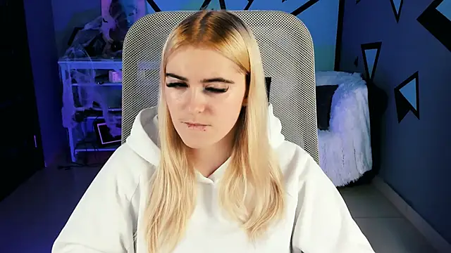 Stef Nicks online show from October 28, 9:02 am