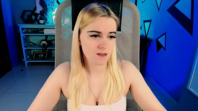 Stef Nicks online show from March 28, 9:09 am