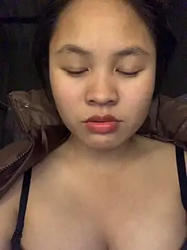 NhuFox online show from December 2, 1:05 pm