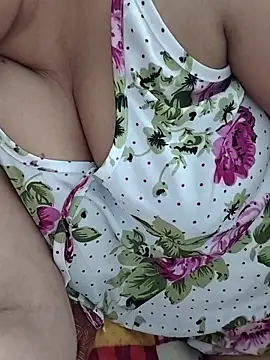 Snapshot of Anjali143142 chatting on September 8, 6:51 pm Anjali143142 online show from September 8, 6:51 pm