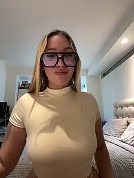 Snapshot of miagarcia250 chatting on May 6, 3:24 am miagarcia250 online show from May 6, 3:24 am