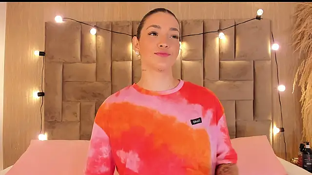 ClaradelMar online show from November 28, 10:40 am