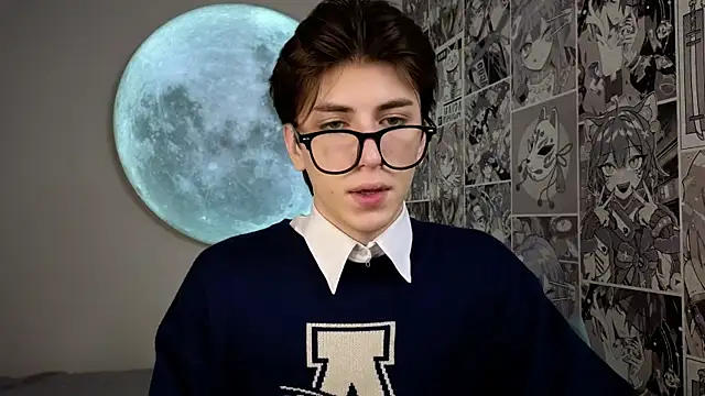 Snapshot of Oliver_Starboy chatting on October 13, 6:24 am Oliver Starboy online show from October 13, 6:24 am