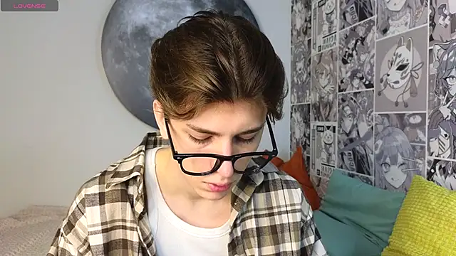 Snapshot of Oliver_Starboy chatting on October 21, 7:31 am Oliver Starboy online show from October 21, 7:31 am
