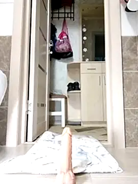 N i k o l a u online show from April 10, 2:44 pm