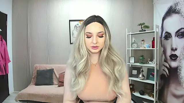 JaquelinLaurent online show from April 4, 6:38 pm