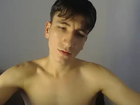 Snapshot of younewmaster chatting on September 25, 7:06 pm younewmaster online show from September 25, 7:06 pm