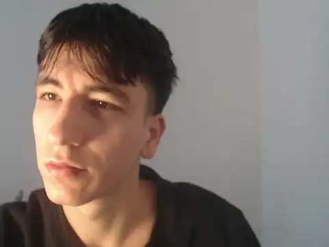 Snapshot of younewmaster chatting on October 17, 2:08 pm younewmaster online show from October 17, 2:08 pm