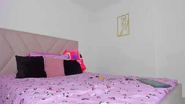 emy colee  online show from October 11, 9:57 pm