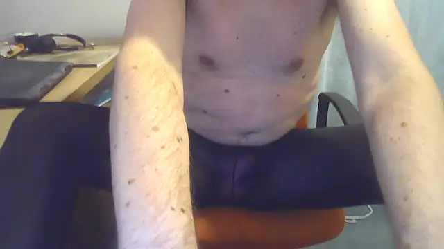 Snapshot of Skookie1 chatting on February 20, 8:38 am Skookie1 online show from February 20, 8:38 am