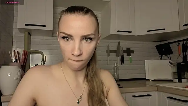 Snapshot of Edena_ chatting on June 21, 8:11 pm Edena online show from June 21, 8:11 pm