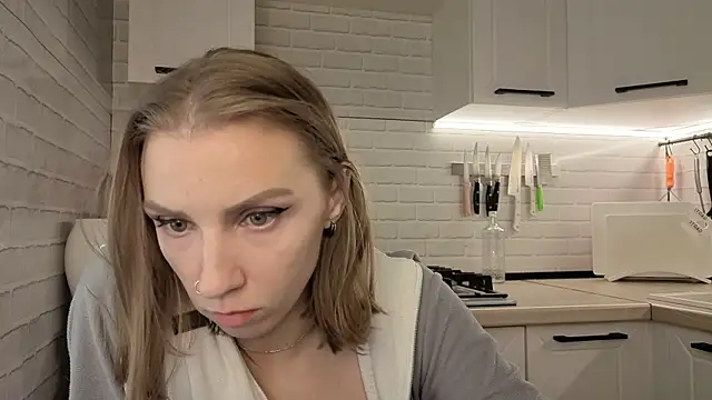 Snapshot of Edena_ chatting on July 16, 5:19 pm Edena online show from July 16, 5:19 pm