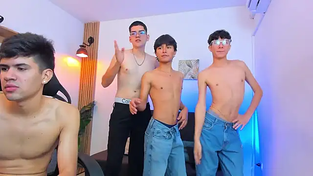 Snapshot of Bad_BoysW chatting on November 4, 1:54 pm Bad BoysW online show from November 4, 1:54 pm