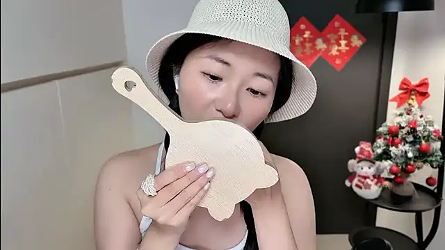 Snapshot of Rosalind_xixi chatting on March 2, 12:01 pm Rosalind xixi online show from March 2, 12:01 pm