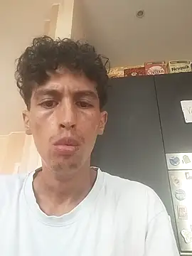 lusiboy96 online show from September 17, 8:27 am