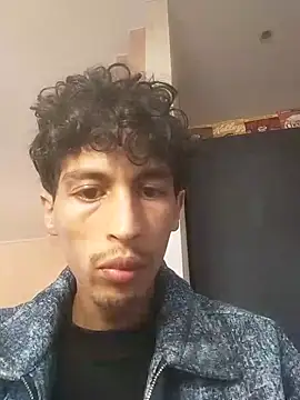 lusiboy96 online show from October 14, 7:42 am