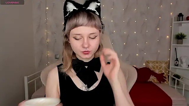 Tori Cutie online show from February 6, 12:04 am