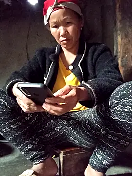 Snapshot of TinTin321 chatting on December 21, 12:40 am TinTin321 online show from December 21, 12:40 am