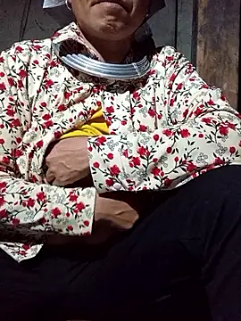 Snapshot of TinTin321 chatting on December 22, 11:13 pm TinTin321 online show from December 22, 11:13 pm