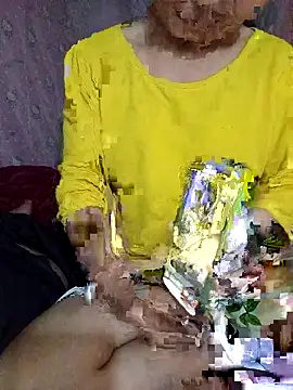 Snapshot of TinTin321 chatting on February 16, 9:05 am TinTin321 online show from February 16, 9:05 am