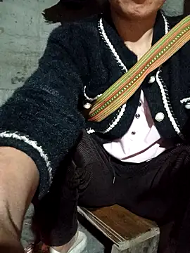 Snapshot of TinTin321 chatting on February 19, 10:22 am TinTin321 online show from February 19, 10:22 am