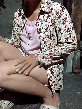 Snapshot of TinTin321 chatting on March 12, 11:44 pm TinTin321 online show from March 12, 11:44 pm