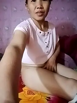 Snapshot of TinTin321 chatting on March 18, 12:14 am TinTin321 online show from March 18, 12:14 am