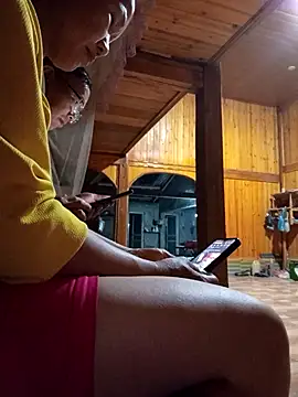 Snapshot of TinTin321 chatting on March 25, 12:22 pm TinTin321 online show from March 25, 12:22 pm