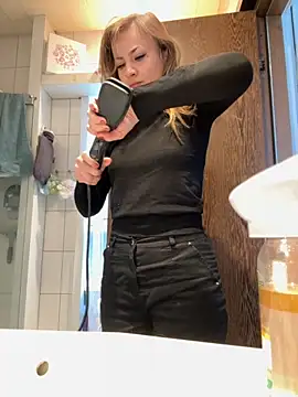 IsabellaEtha online show from September 12, 8:58 am