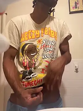 Snapshot of BigBDMari chatting on September 12, 12:33 am BigBDMari online show from September 12, 12:33 am