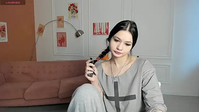 amy doessss online show from November 23, 9:42 am