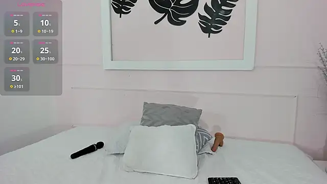 azaharaaa  online show from September 11, 11:43 am