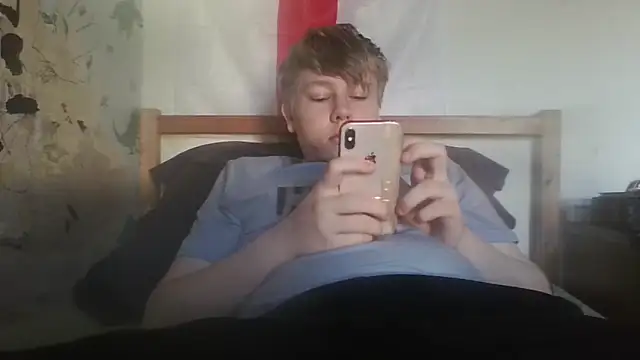 Snapshot of TomasCramp chatting on March 21, 10:09 am TomasCramp online show from March 21, 10:09 am