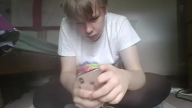 Snapshot of TomasCramp chatting on March 24, 2:22 pm TomasCramp online show from March 24, 2:22 pm