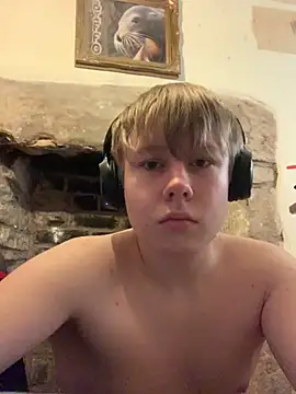 Snapshot of TomasCramp chatting on March 27, 5:45 pm TomasCramp online show from March 27, 5:45 pm