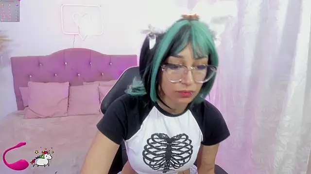 HANNI TAY online show from November 25, 11:43 am