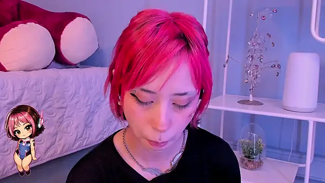 Hannahpage online show from May 28, 12:24 pm