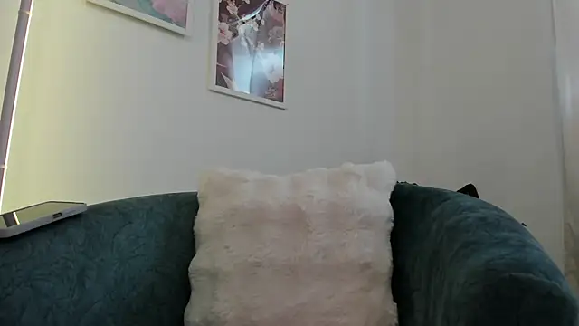 canelleGarces online show from October 19, 3:45 pm