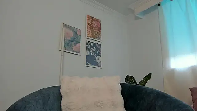 canelleGarces online show from February 12, 12:55 pm