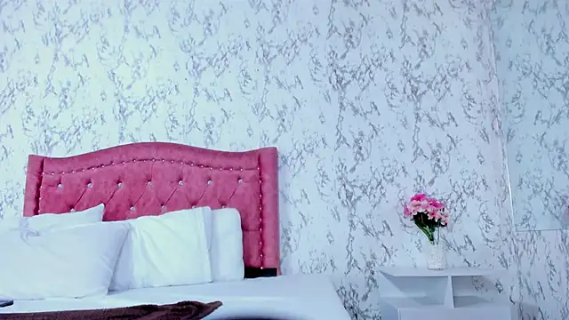 SofiiFoox online show from November 6, 11:11 am