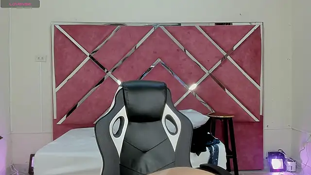 KikaDuque online show from September 30, 7:08 pm