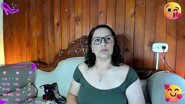 KikaDuque online show from February 27, 7:25 pm