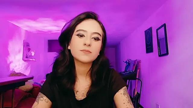 Snapshot of atenea_dragon__ chatting on January 6, 10:23 pm atenea dragon online show from January 6, 10:23 pm