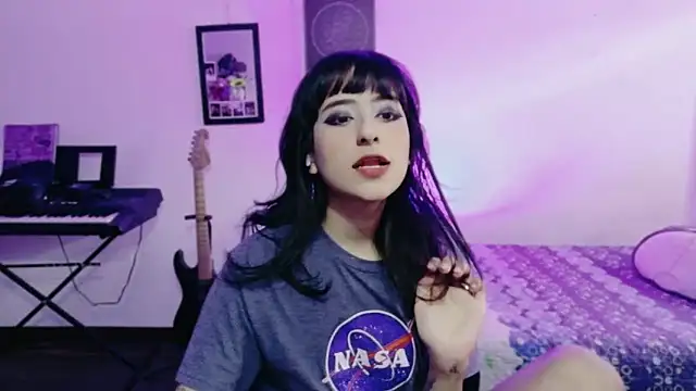 Snapshot of atenea_dragon__ chatting on March 15, 7:20 pm atenea dragon online show from March 15, 7:20 pm