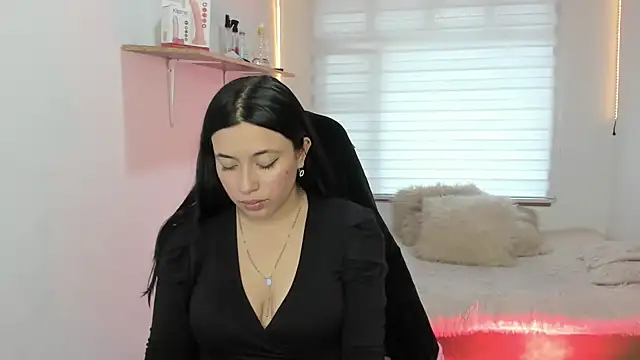 Snapshot of celeste_bonnet1 chatting on October 1, 7:20 pm celeste bonnet1 online show from October 1, 7:20 pm