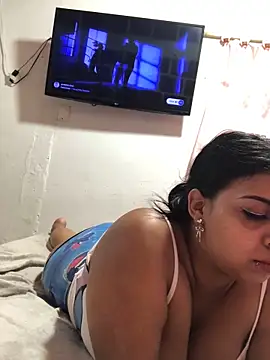 Rachellcooperrr online show from June 18, 4:46 am
