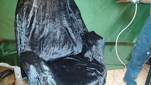 JUSTFORRICH online show from March 7, 5:43 pm