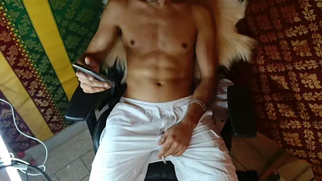 JUSTFORRICH online show from April 16, 3:24 pm