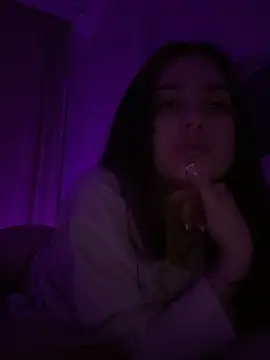 Snapshot of BendmeMood chatting on January 9, 4:04 am BendmeMood online show from January 9, 4:04 am